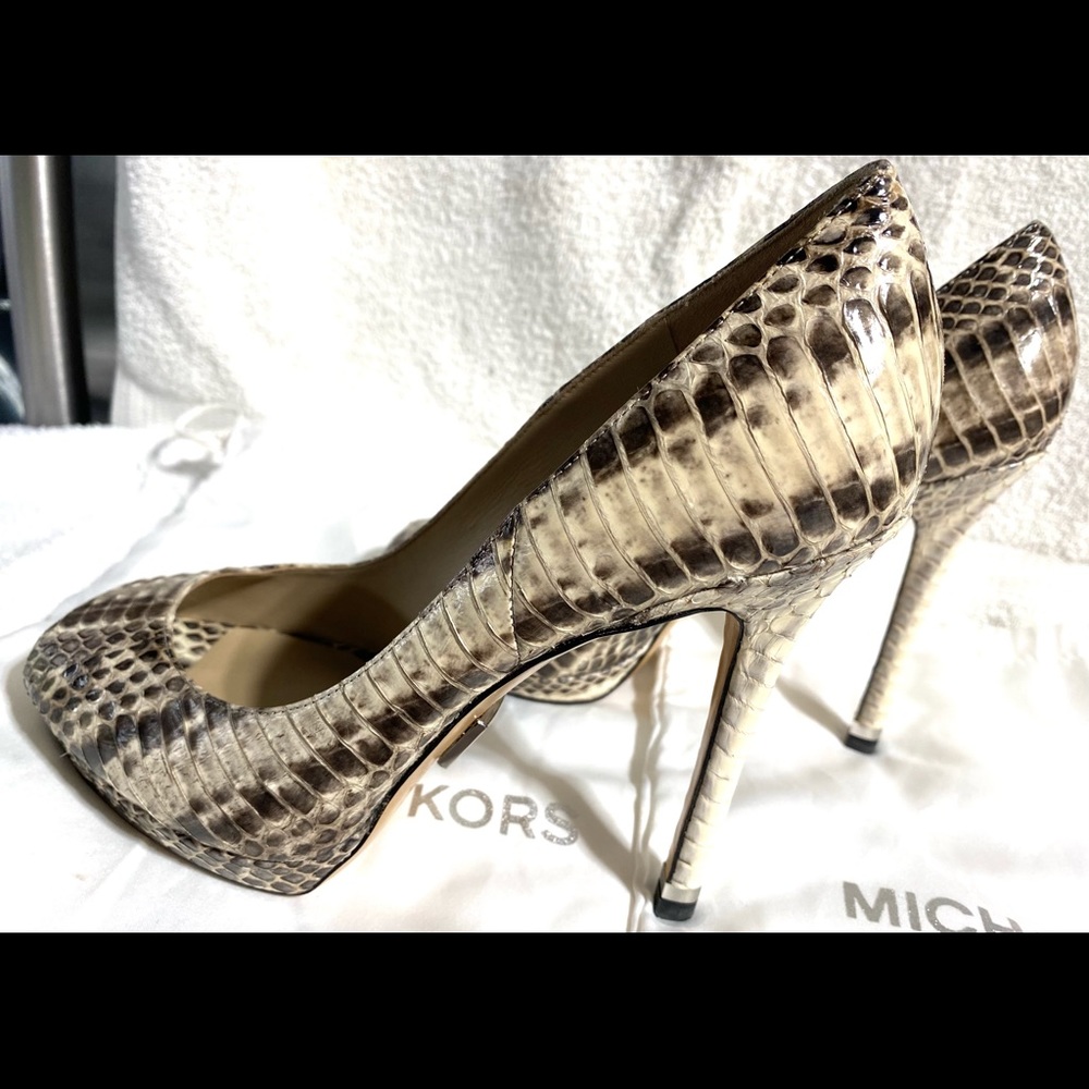 Michael Kors Vero Cuoio Size 37